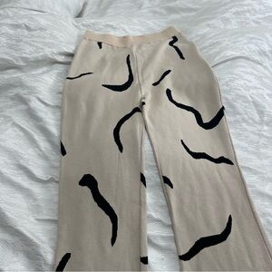White Fox Boutique Beige and Black Patterned Pants